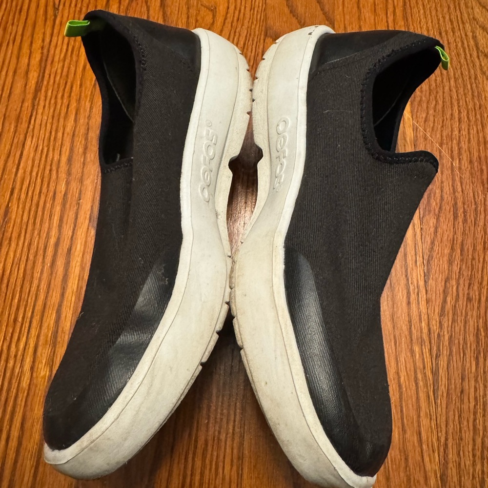 OOFOS OOmg zzZee Low Recovery US 9 40 Women’s Casual Slip On Sneaker Black